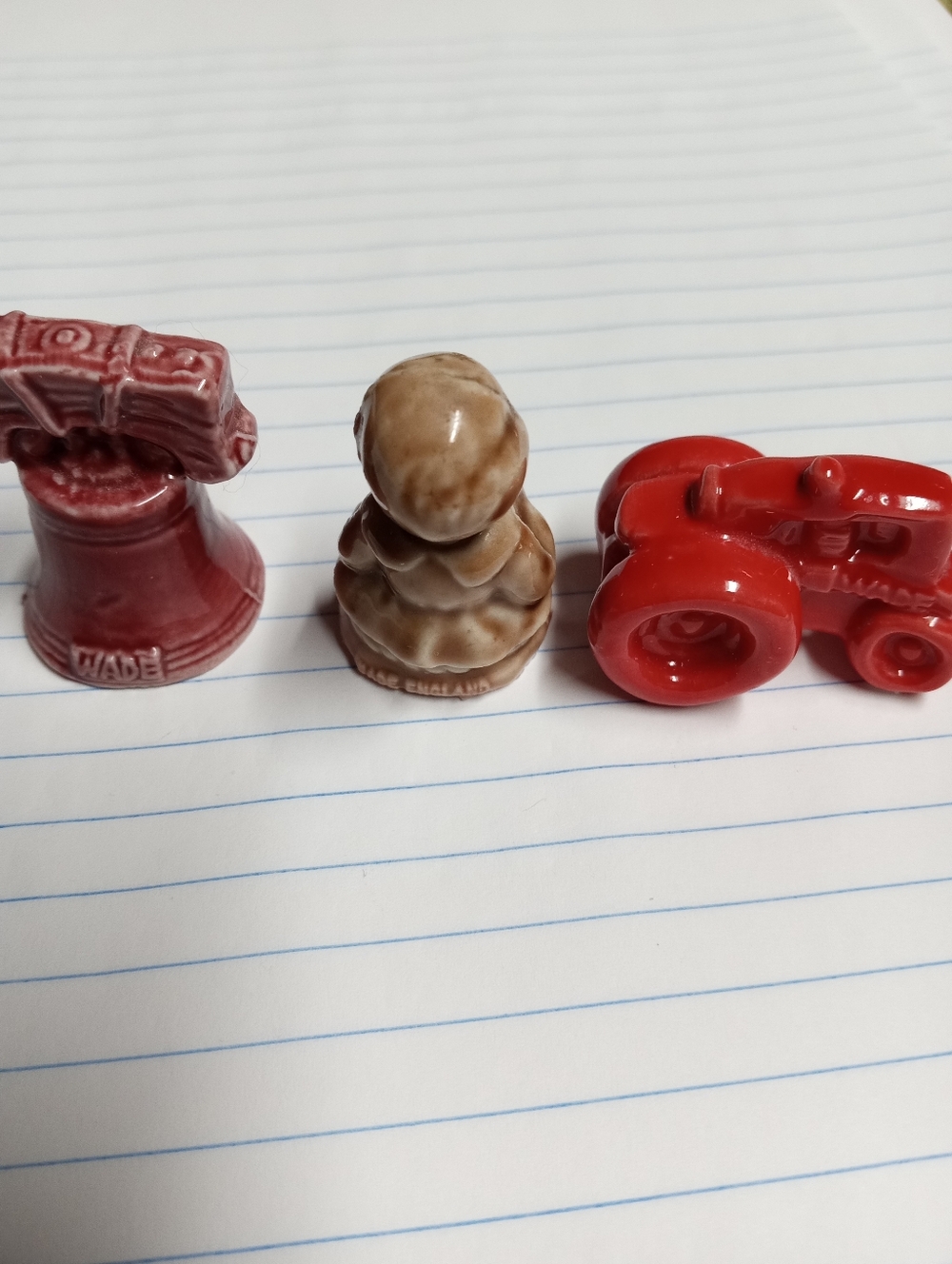 3 Wade england Figurines Red Ceramic Tractor with Brown Child and Red Bell Lot - Picture 4 of 4
